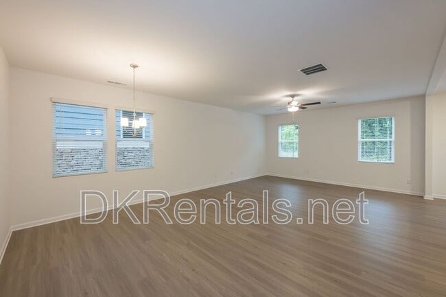 Photo - 182 Parkwood Dr