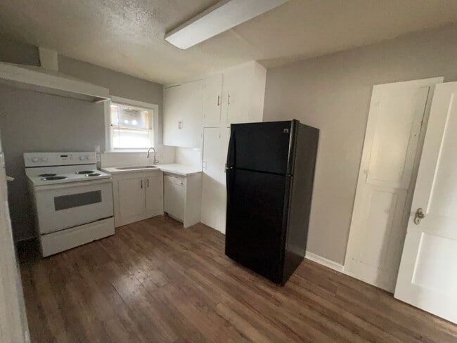 Photo - 1552 Lombardy St Unit 4