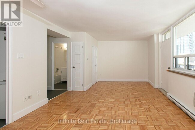 Photo - 55 Isabella St Unit 607