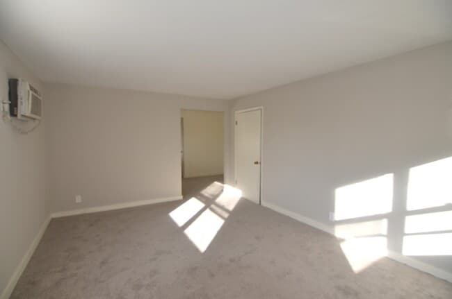 Photo - 252 Hartwell Ave Unidad 1