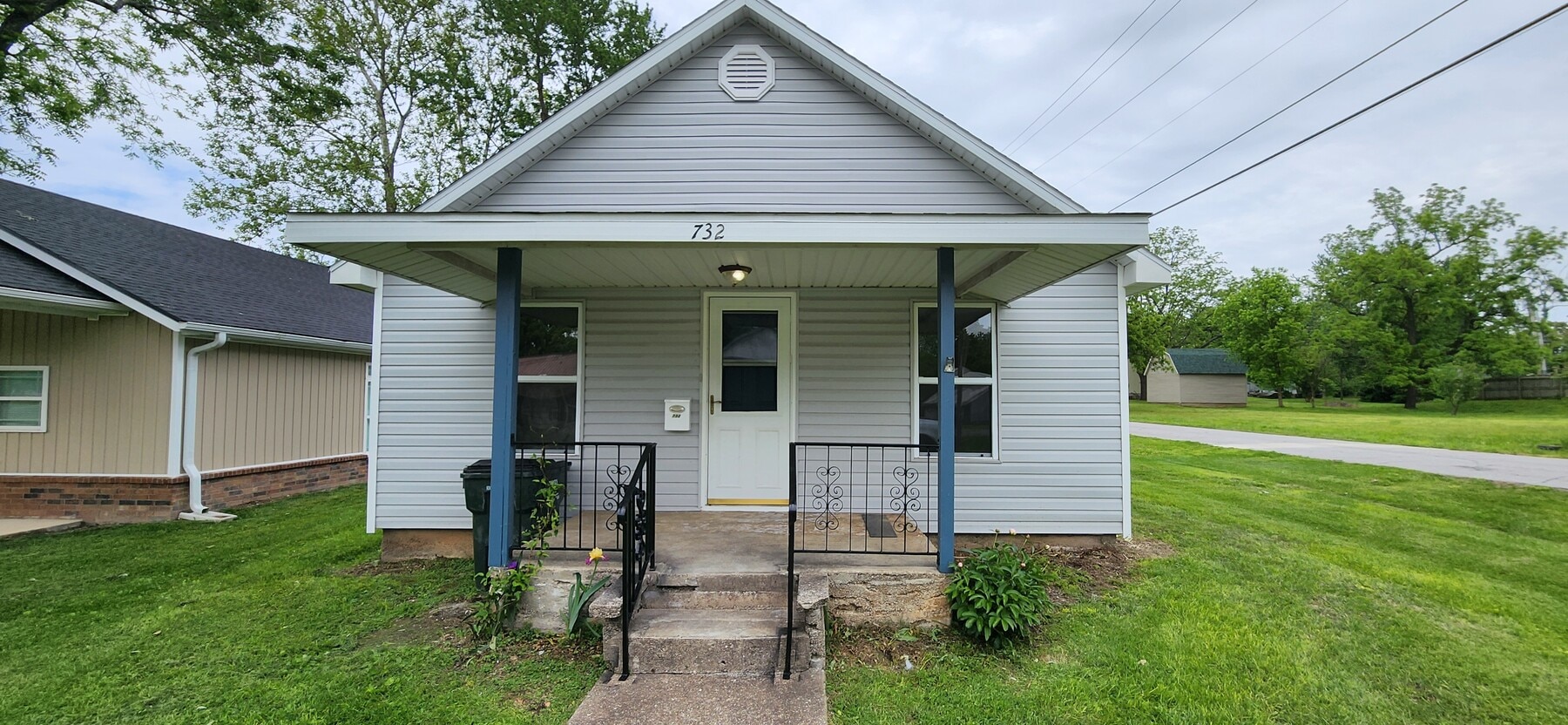 Photo - 732 S Griffith Ave