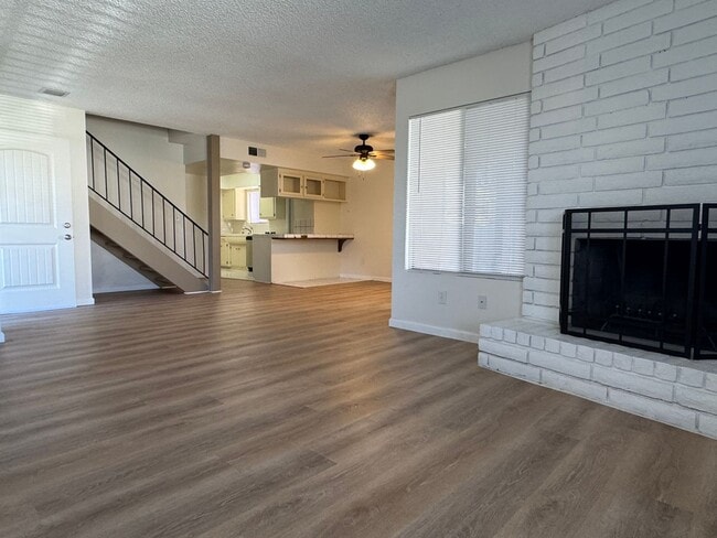 Photo - 4400 Tierra Verde St Unidad A