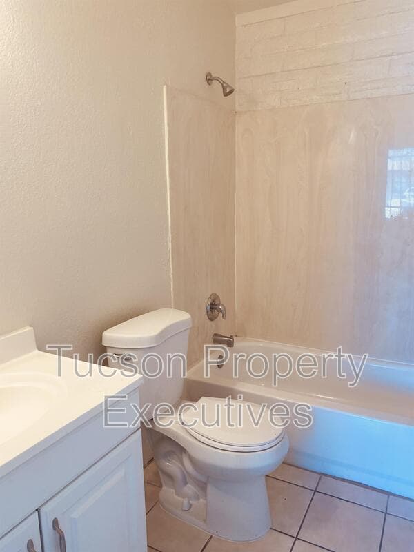 Photo - 5760 S Park Ave