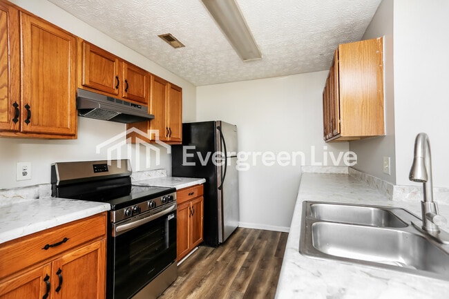 Photo - 5893 Strathmoor Manor Cir