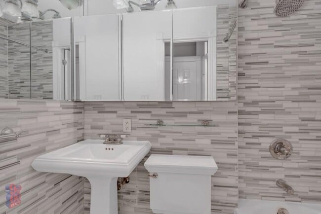 Photo - 44 E 1st St Unit 1