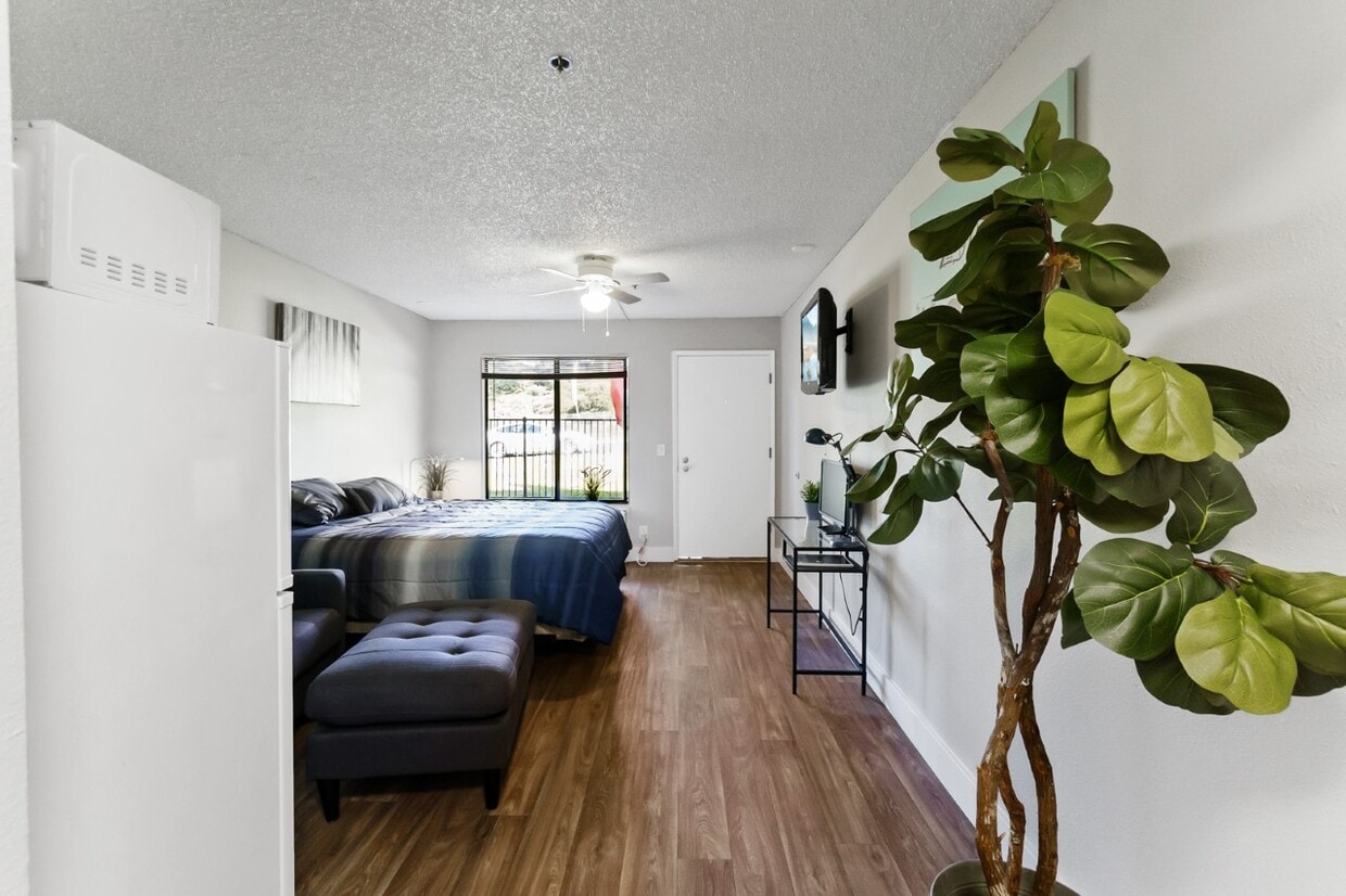Floor Plan - $500 OFF the first month!~Vista Palms 0+1s