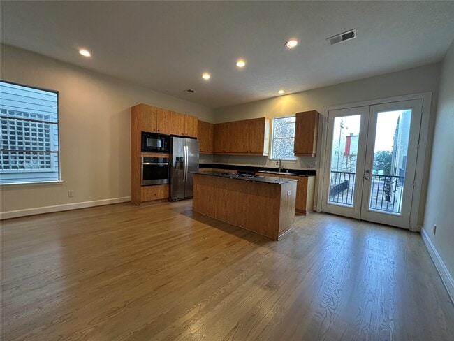 Photo - 2713 Crawford St