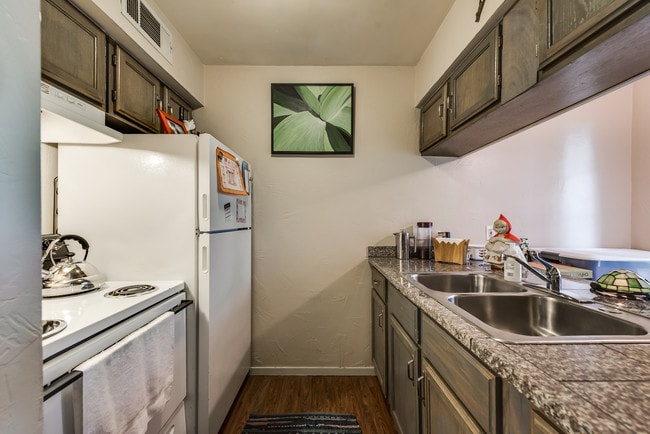 Photo - 5825 Reiger Ave