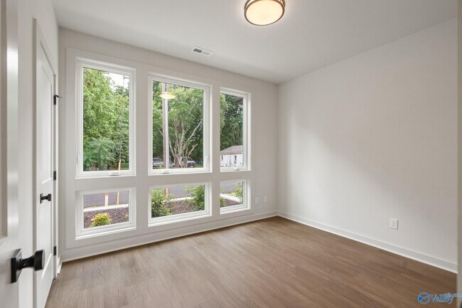 2510 Freeman Rd SW