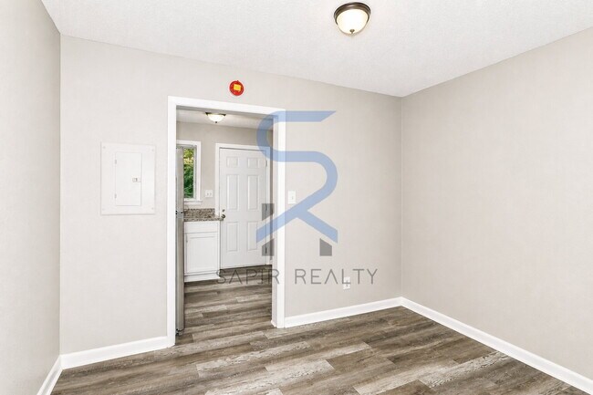 Photo - Limited-Time Move-In Promotion!
Move in on or before May 15th and receive your choice of incentiv... Unit 1