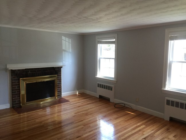 Photo - 40 Dunster Ln