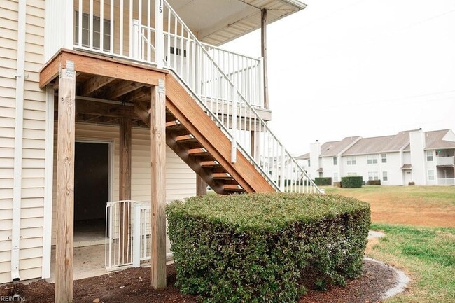 Photo - 613 Pylon Ct