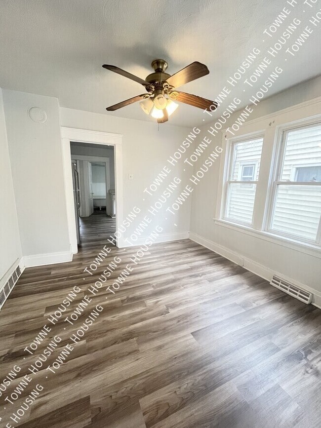 Photo - 2099 Niagara St Unit 1