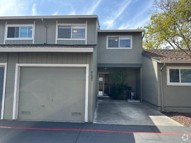 Building Photo - 4685 Persimmon Pl Rental