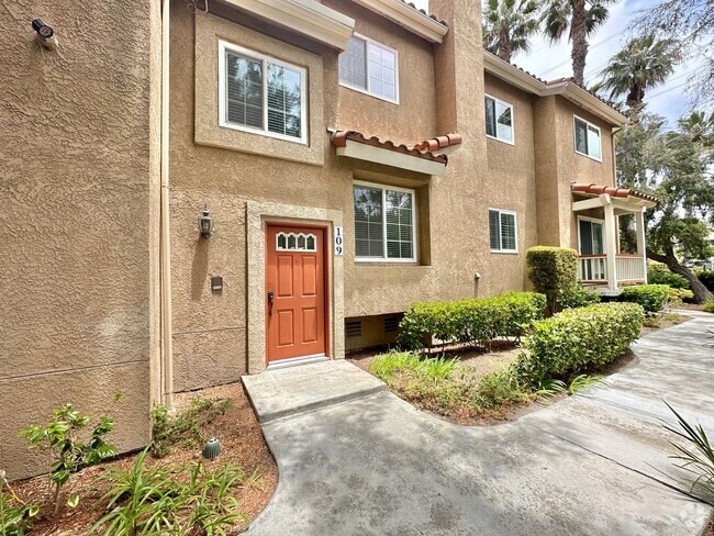 Building Photo - Desirable Tri-level Townhome in Carlsbad! Unit 109