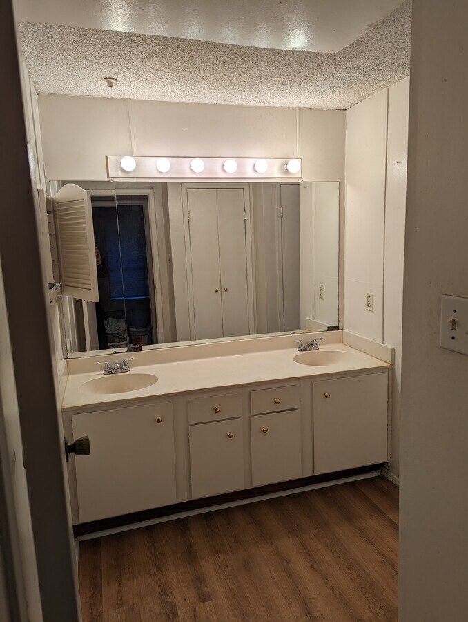 Photo - 10053 Westpark Dr Unidad #301 Idlewood