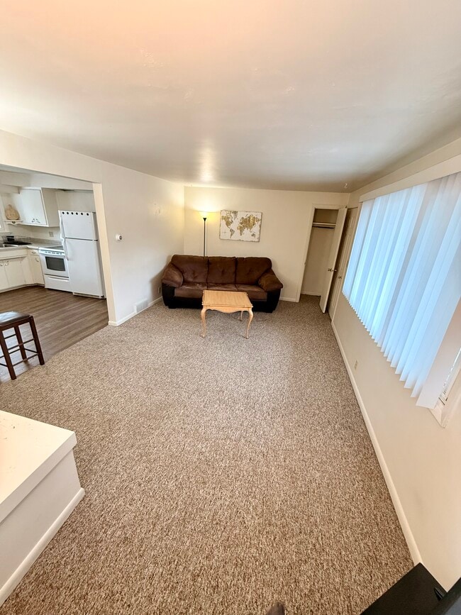 Photo - 310 Poplar St