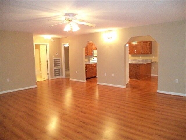 5411 Evergreen Farms Ln