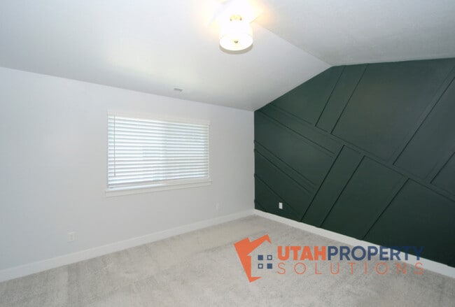 Photo - 1734 W Newcastle Ln