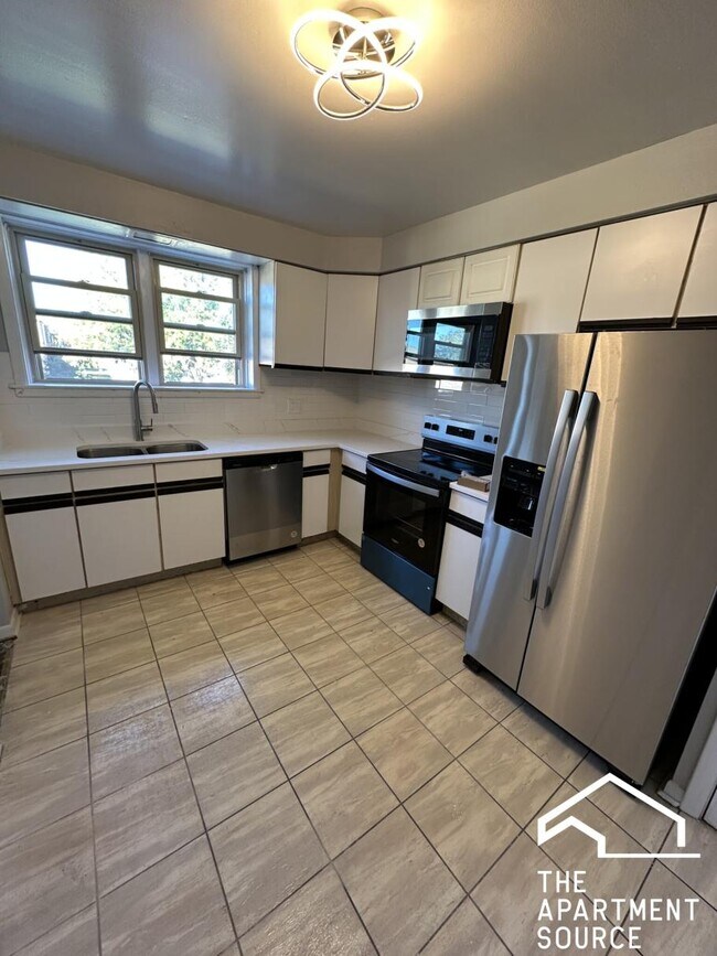 Building Photo - 8644 Skokie Blvd Unit 302