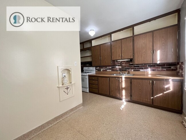 Photo - 2 Bed 1 Bath with Partially Finished Basement