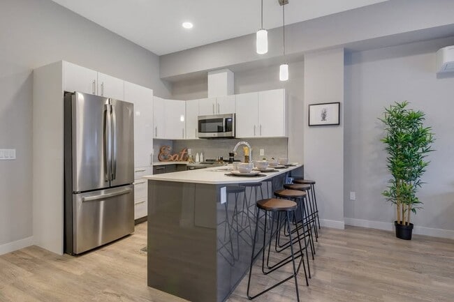 Photo - 230 Aurora Cres Unit 419