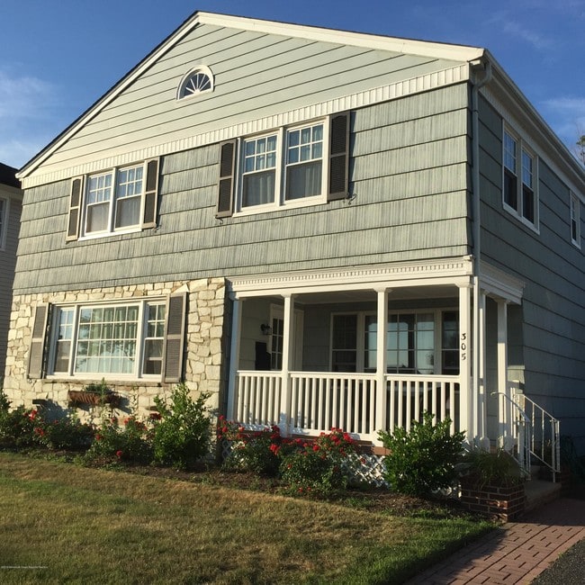 Building Photo - 305 7th Ave Rental