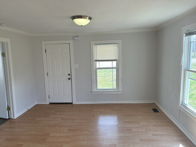 Photo - 3608 7th Ave SW