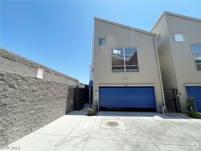 Building Photo - 1178 E Carson Ave Rental