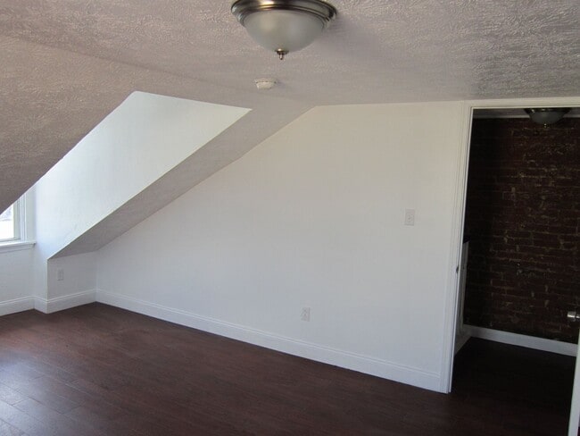 Photo - Beautiful 3 bed, 1 bath luxury apartment South Side Flats Unit 2