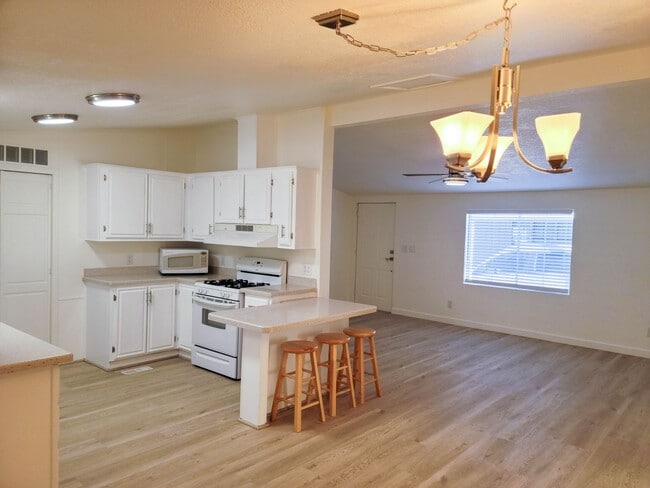 Photo - 106 N 3950 W