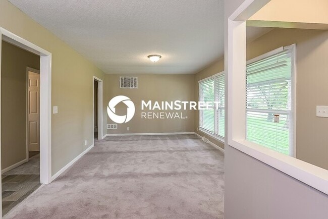 Photo - 3 Bedroom Pet-Friendly Home in Kansas City, MO with Main Street Renewal