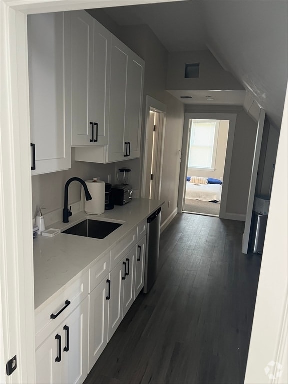 Building Photo - 14 Cotting St Unit 3 Rental