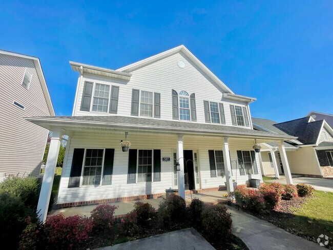 Building Photo - Large 2-Story Home in Cornerstone