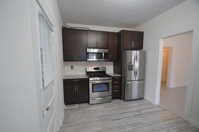 Photo - 306 Brown St