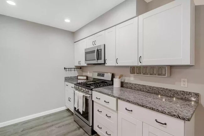 Kitchen - 4801 Irving Blvd NW Unit 4103