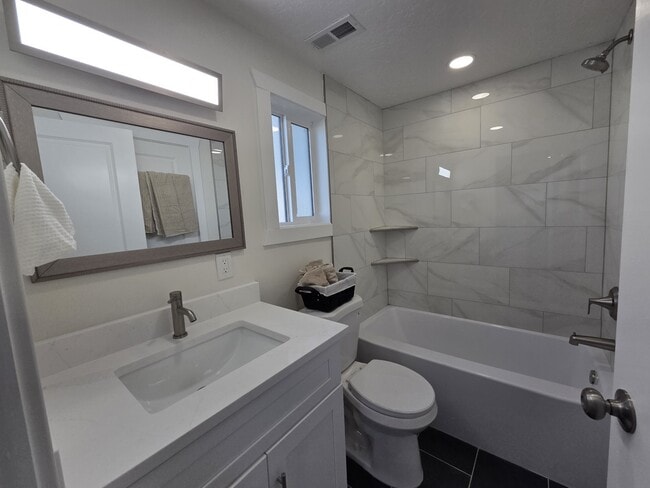 Photo - 152 N 200 W St