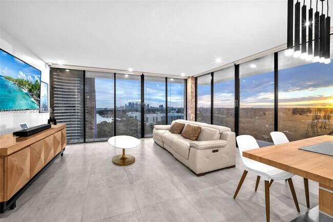 Photo - 780 NE 69th St Unidad 1509