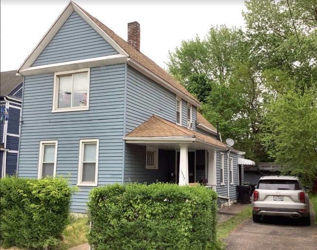 Building Photo - 1337 E 68th St Rental