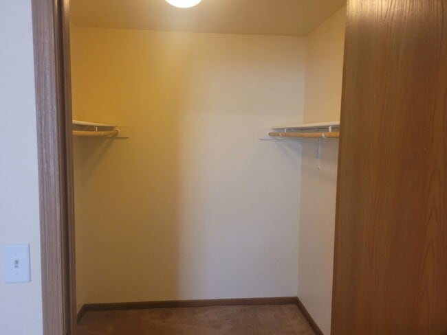 Building Photo - 16880 Huntington Ln Unit 16880 Huntington B Rental