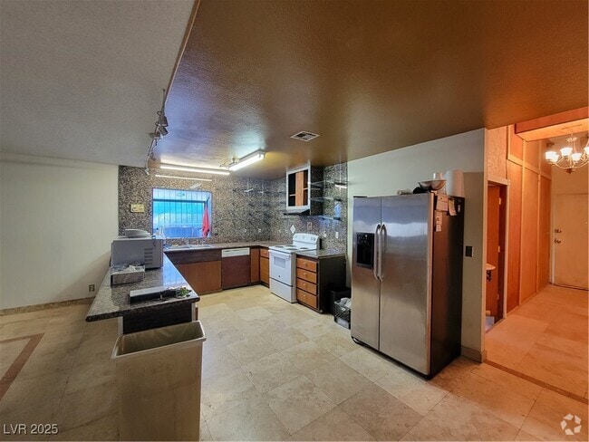 Building Photo - 4723 Desert Vista Rd Rental