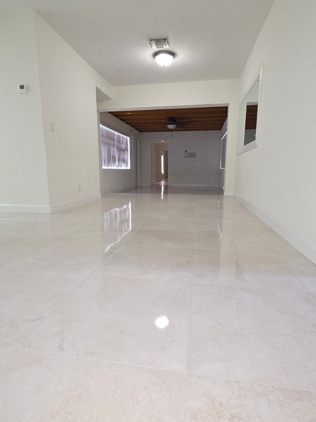 Photo - 1008 Macy St