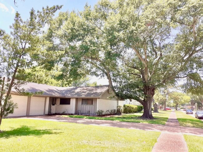 Photo - 8302 Coastway Ln