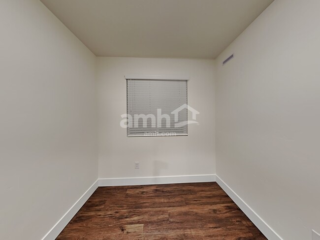 Photo - 1289 E Ludlow St