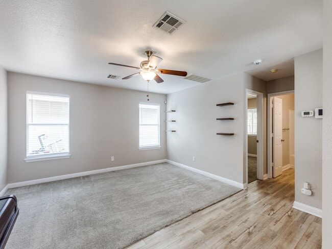 Photo - 3005 Crownover St