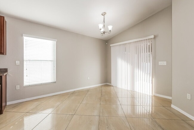 Photo - 6400 Twin Bridges Dr