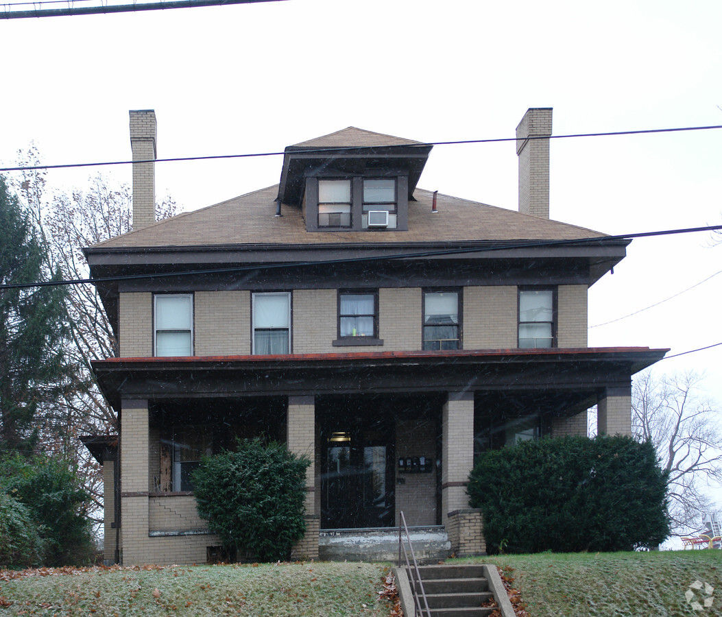 Photo - 441 Teece Ave Apartments