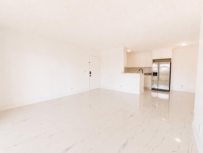 Photo - 588 Trace Cir Unit 104
