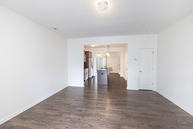 Photo - 2BD Townhome minutes from Downtown Pineville & I485