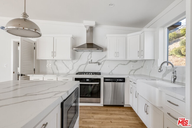 Photo - 30127 Cuthbert Rd